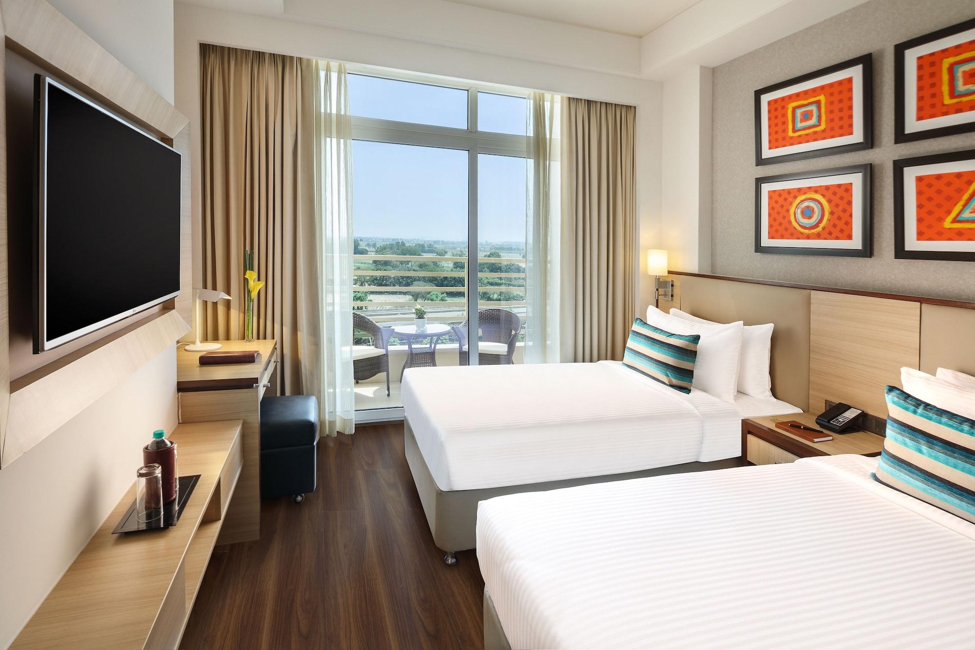 Sandal Suites By Lemon Tree Hotels Noida Eksteriør bilde