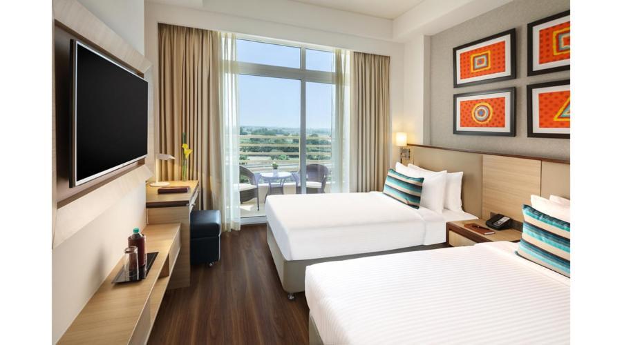 Sandal Suites By Lemon Tree Hotels Noida Eksteriør bilde