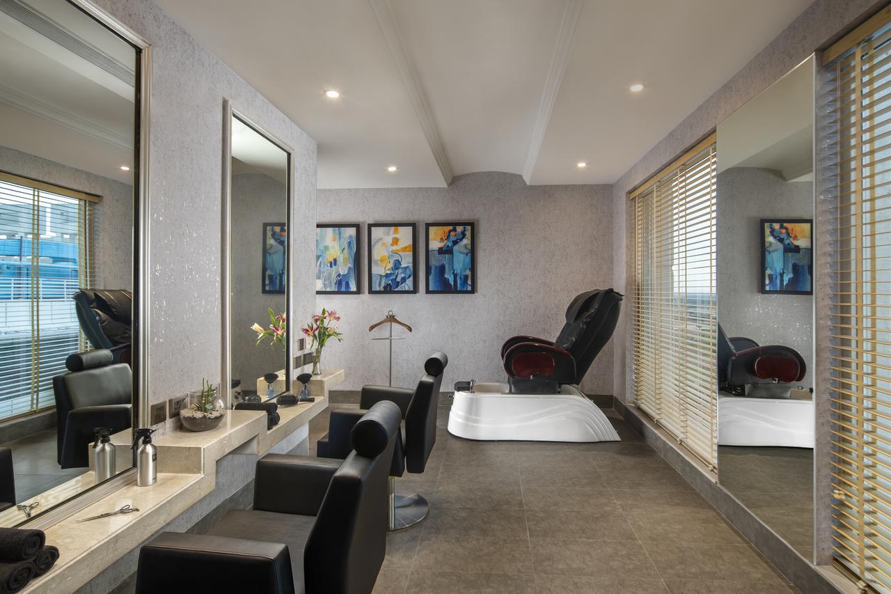 Sandal Suites By Lemon Tree Hotels Noida Eksteriør bilde
