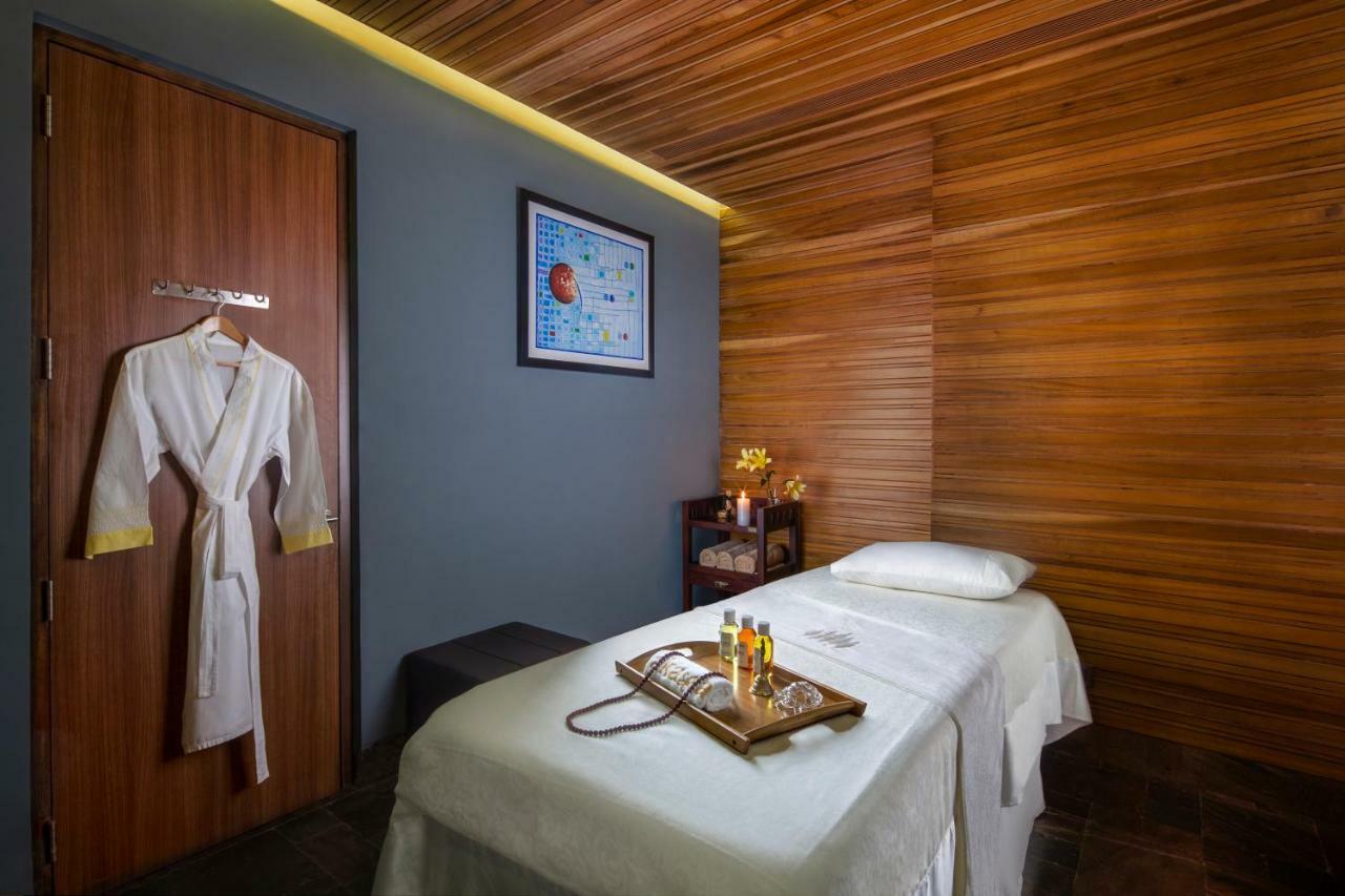 Sandal Suites By Lemon Tree Hotels Noida Eksteriør bilde