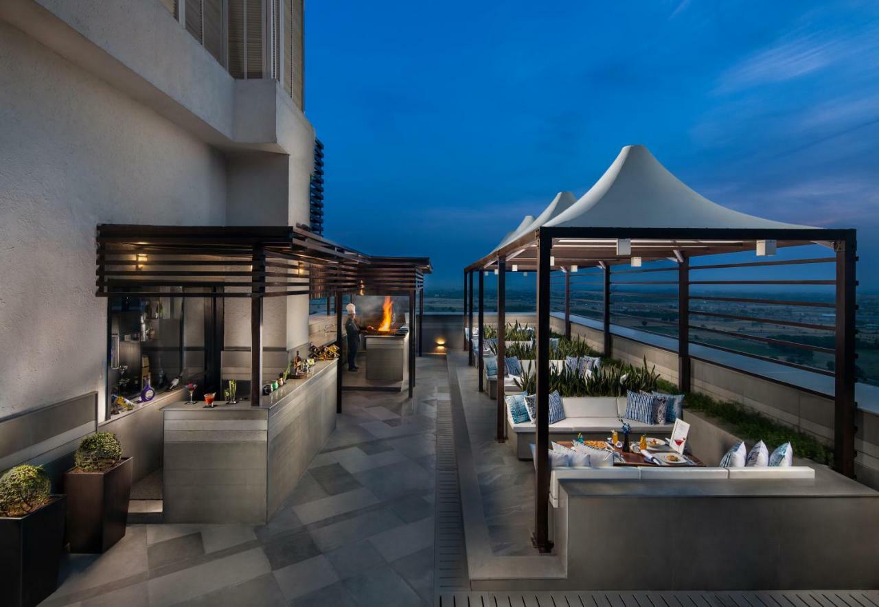Sandal Suites By Lemon Tree Hotels Noida Eksteriør bilde