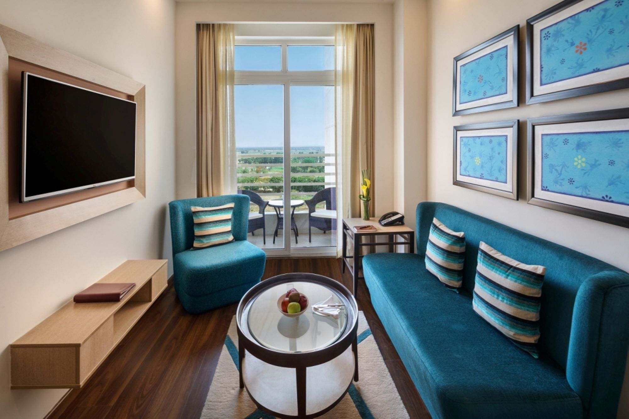 Sandal Suites By Lemon Tree Hotels Noida Eksteriør bilde
